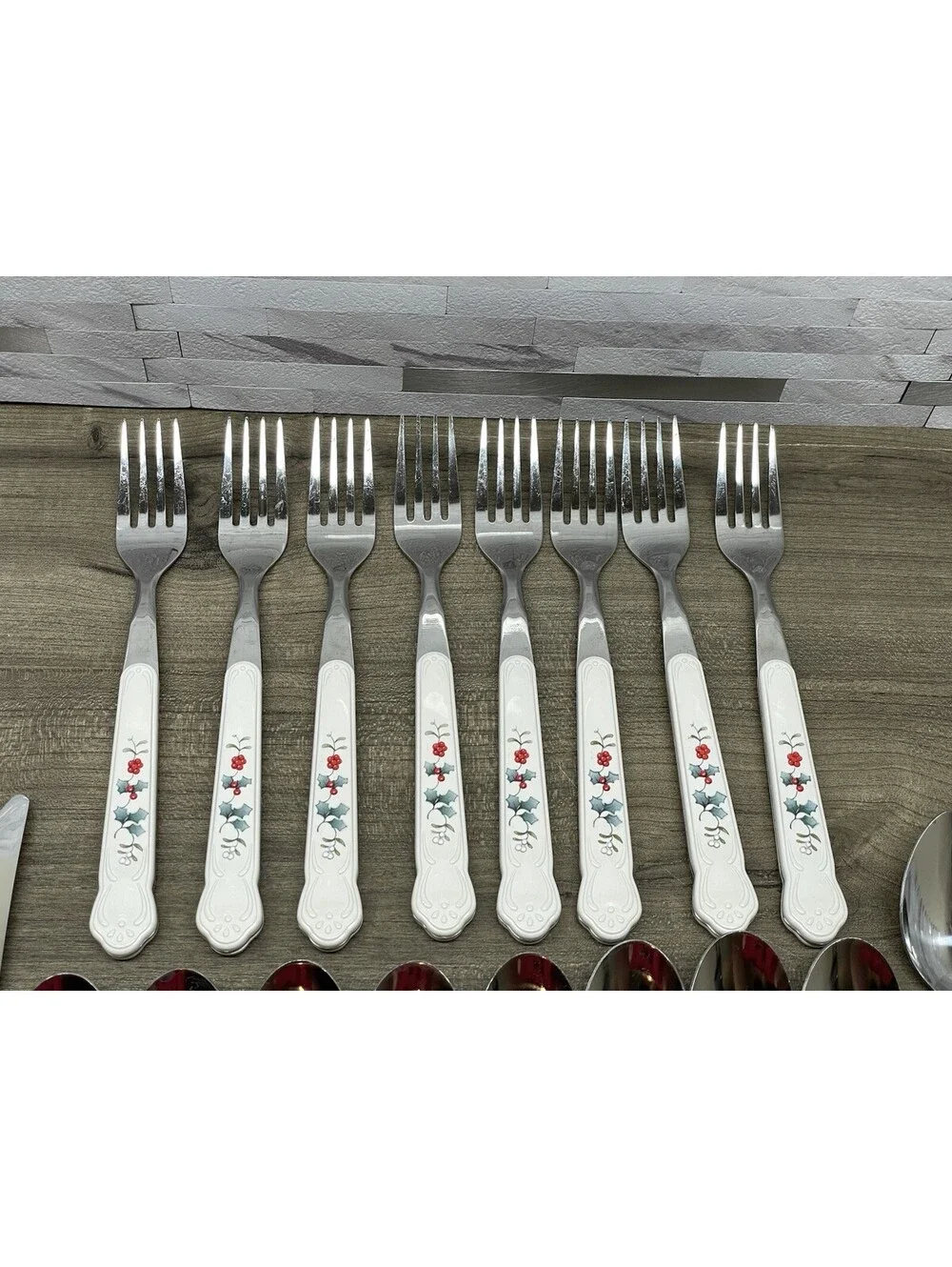 Pfaltzgraff Snow Village Flatware 8 Place Settings **39 Pcs Stainless Silverware